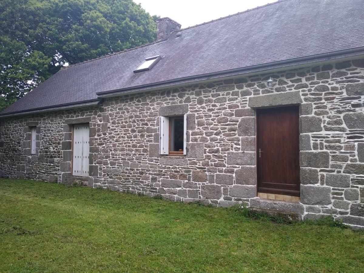 Le Botcol Villa Plouguernevel ภายนอก รูปภาพ