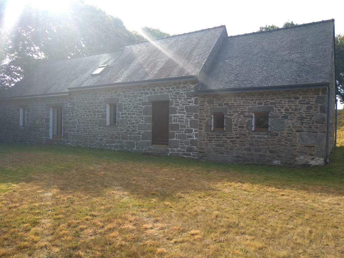 Le Botcol Villa Plouguernevel ภายนอก รูปภาพ