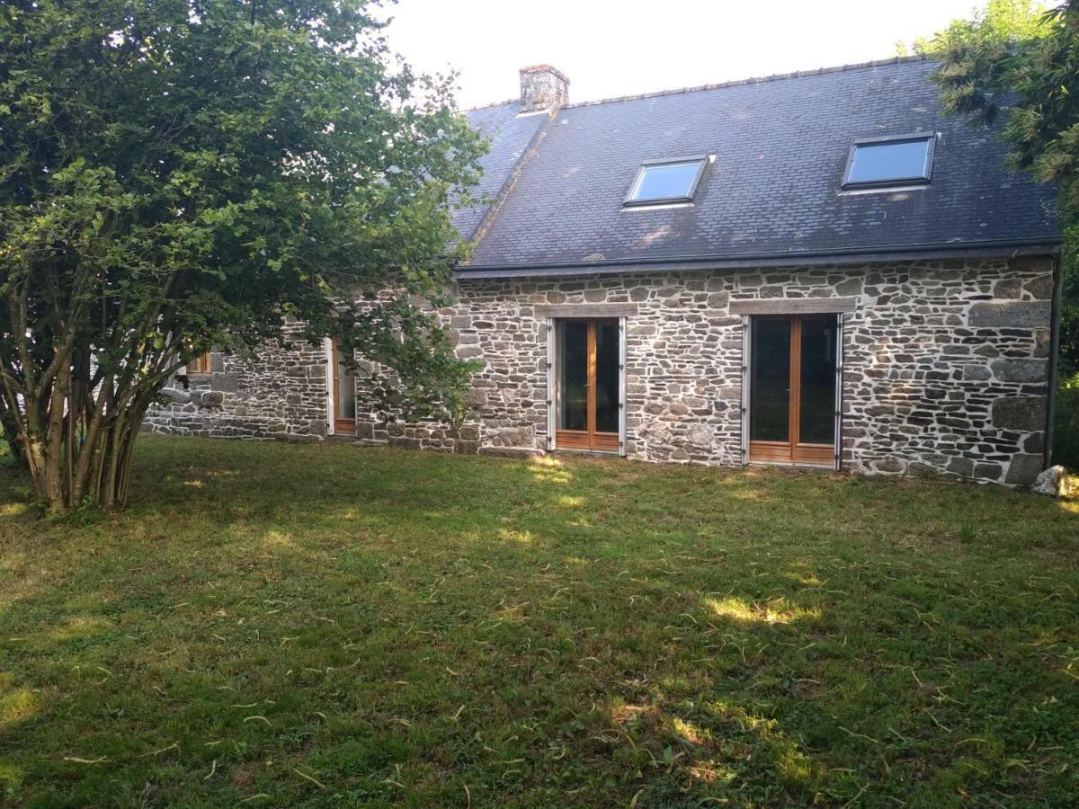 Le Botcol Villa Plouguernevel ภายนอก รูปภาพ